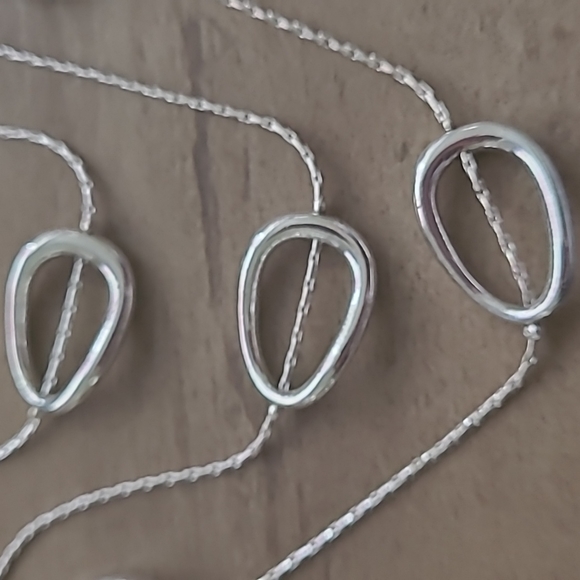 Trifari multi layer oval link silvertone necklace. - Picture 2 of 3